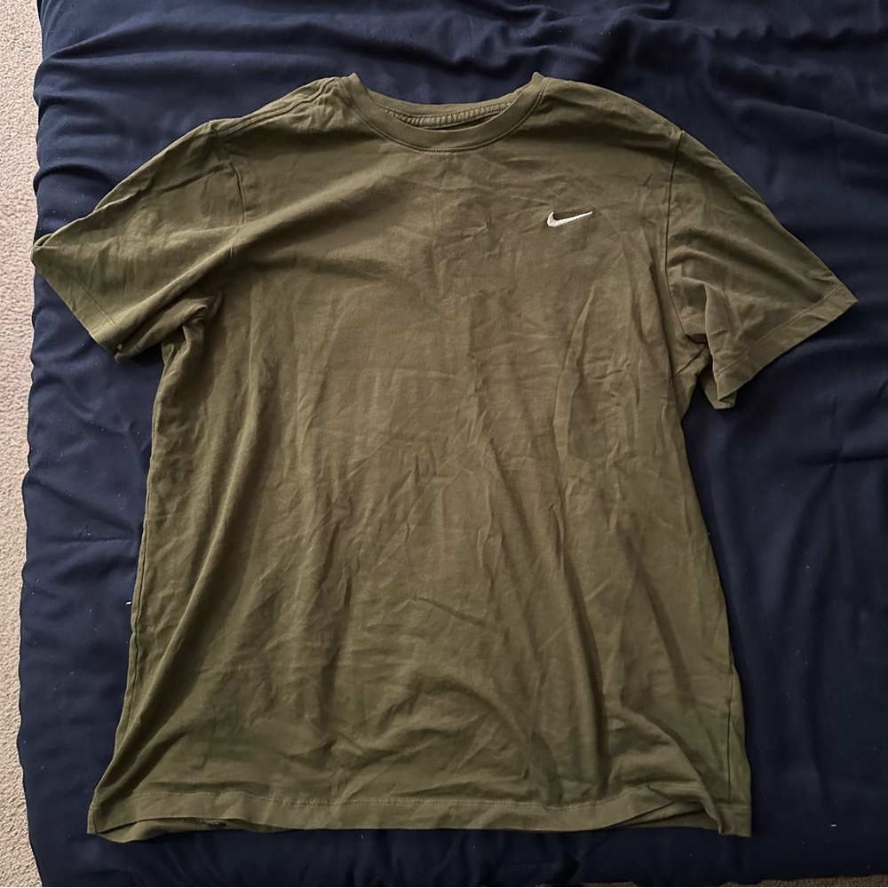 NWOT The Nike Tee